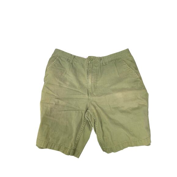 St. John's Bay Other - St. John's Bay Men's Green Chino Shorts, Size 36, Pre-Owned.